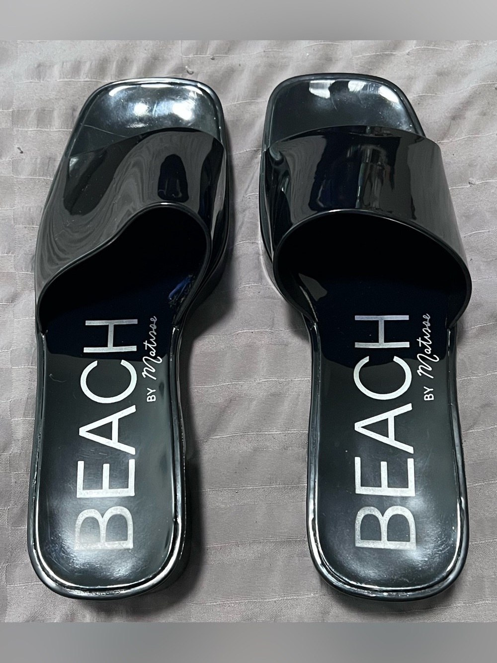 Beach by Matisse Wade black jelly heeled sandals size 8